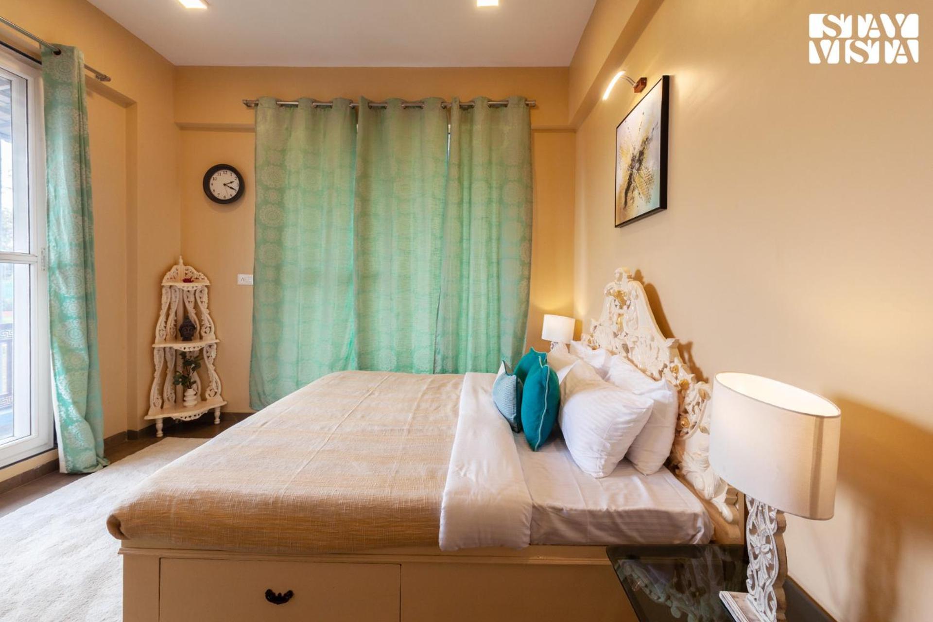 Stayvista'S Hillside Meadows - Mountainside Retreat With Farm View, Pool & Deck, Lawn & Gazebo Chinchavli ภายนอก รูปภาพ