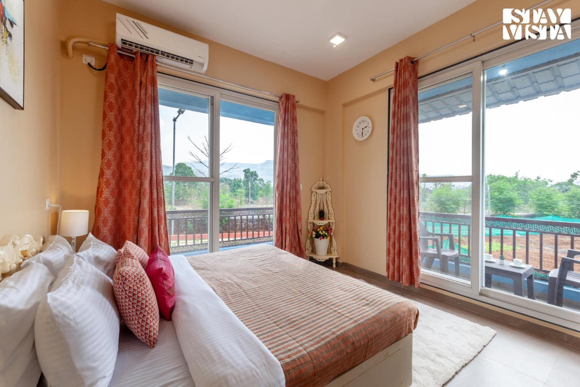 Stayvista'S Hillside Meadows - Mountainside Retreat With Farm View, Pool & Deck, Lawn & Gazebo Chinchavli ภายนอก รูปภาพ