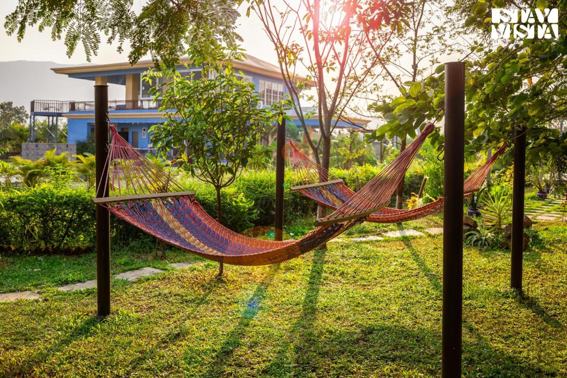 Stayvista'S Hillside Meadows - Mountainside Retreat With Farm View, Pool & Deck, Lawn & Gazebo Chinchavli ภายนอก รูปภาพ