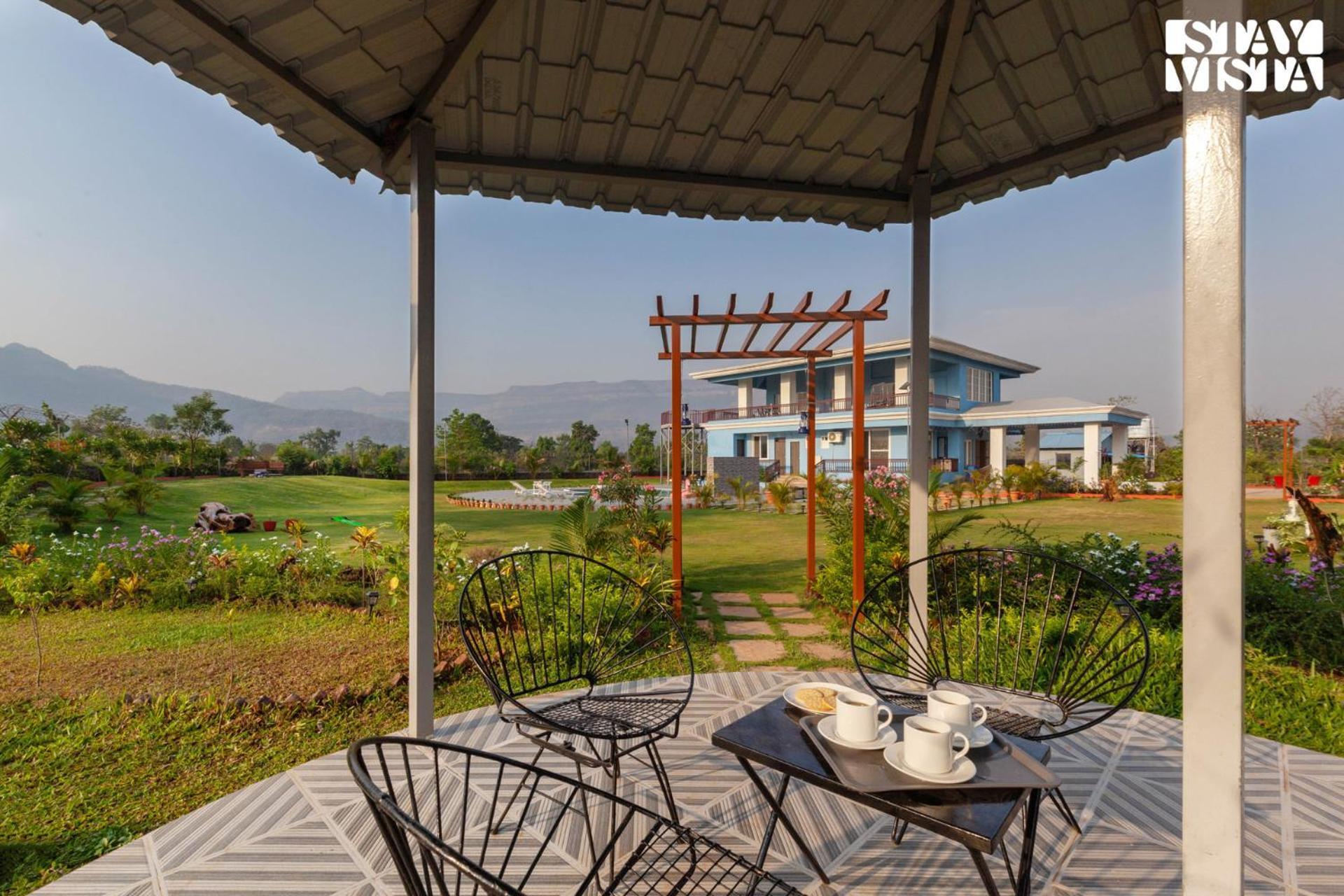 Stayvista'S Hillside Meadows - Mountainside Retreat With Farm View, Pool & Deck, Lawn & Gazebo Chinchavli ภายนอก รูปภาพ