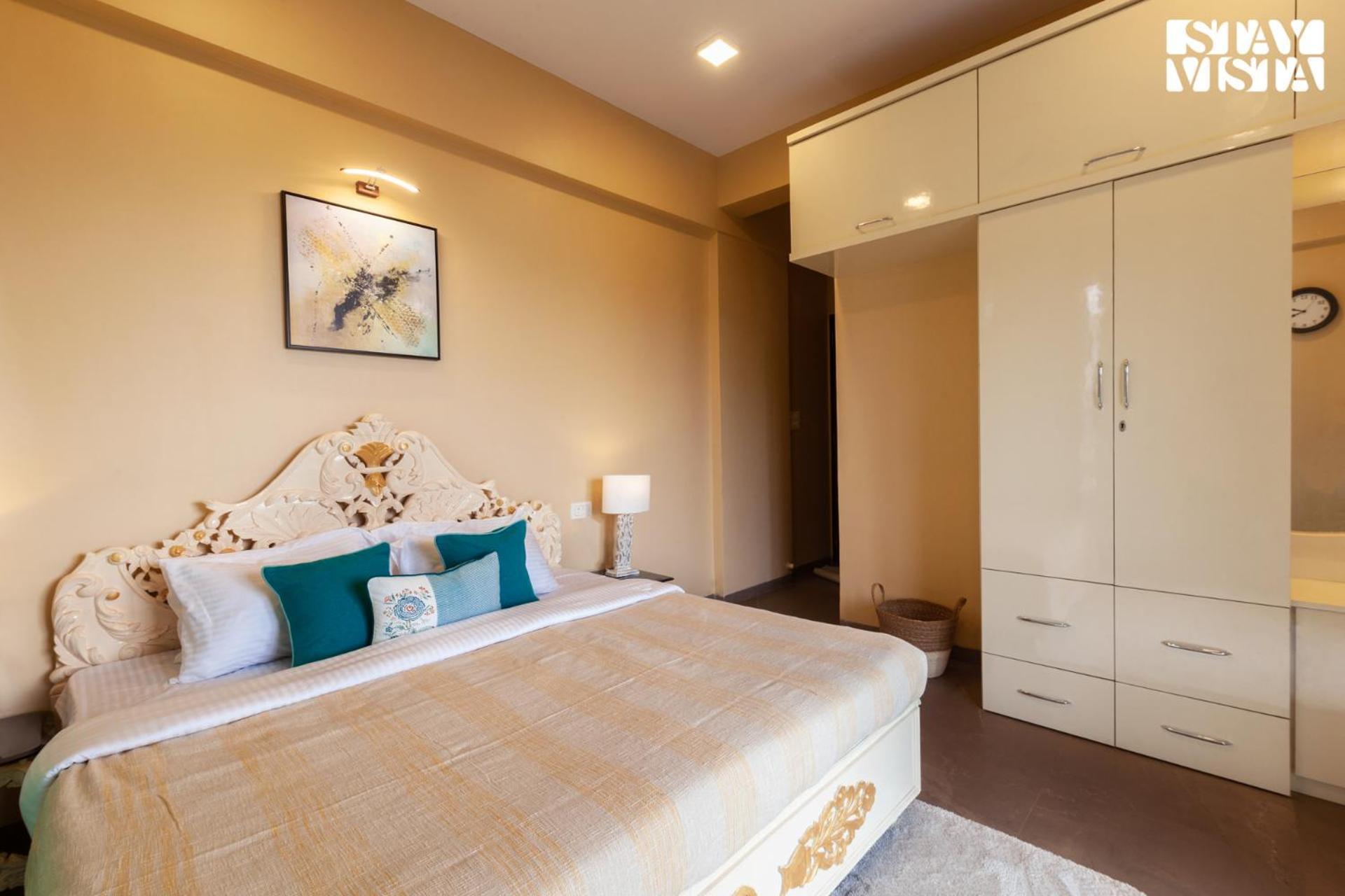 Stayvista'S Hillside Meadows - Mountainside Retreat With Farm View, Pool & Deck, Lawn & Gazebo Chinchavli ภายนอก รูปภาพ