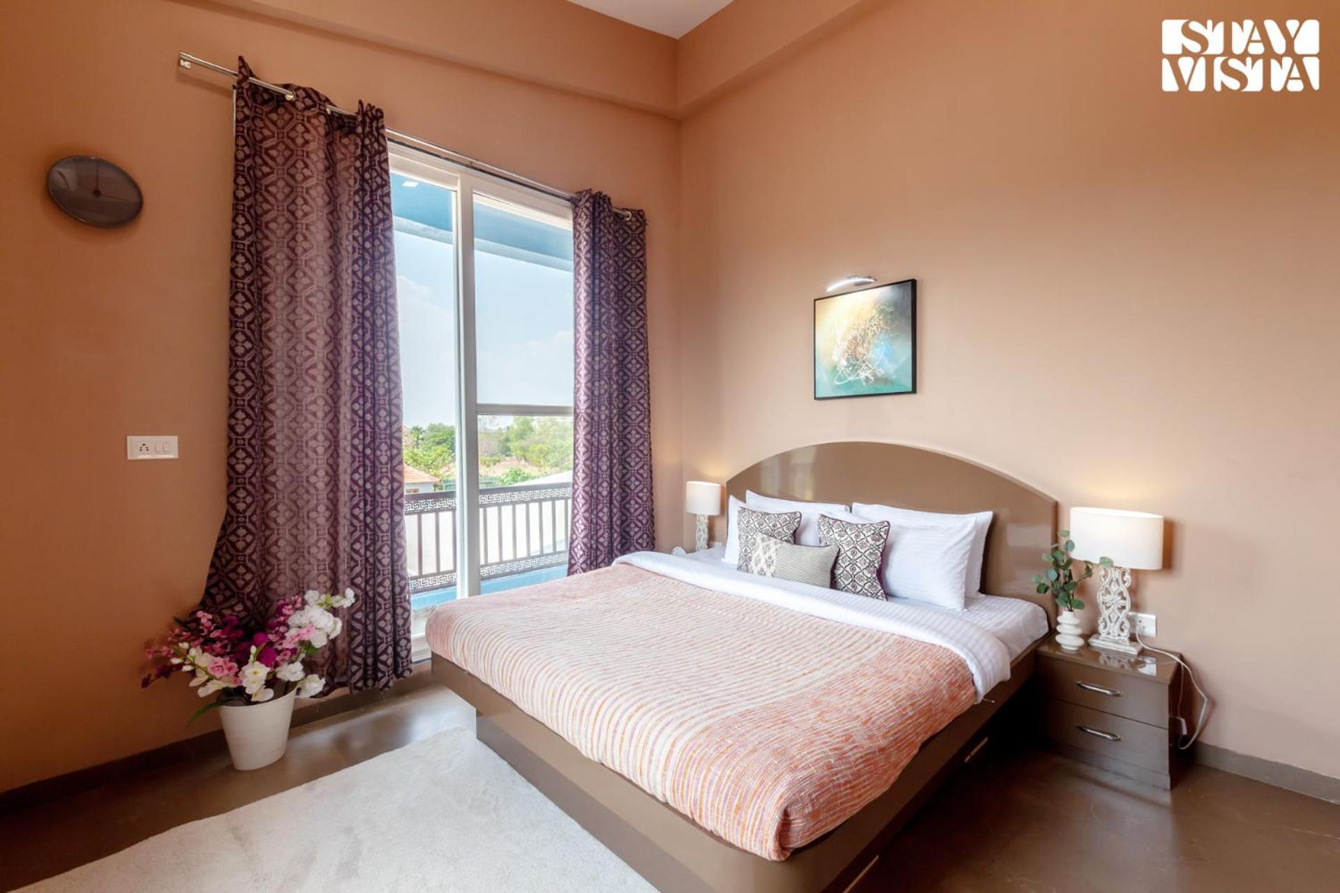 Stayvista'S Hillside Meadows - Mountainside Retreat With Farm View, Pool & Deck, Lawn & Gazebo Chinchavli ภายนอก รูปภาพ