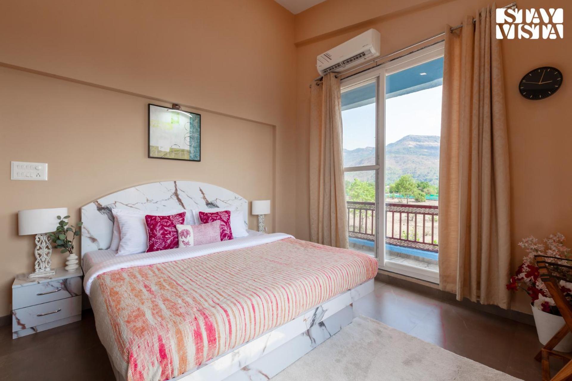 Stayvista'S Hillside Meadows - Mountainside Retreat With Farm View, Pool & Deck, Lawn & Gazebo Chinchavli ภายนอก รูปภาพ