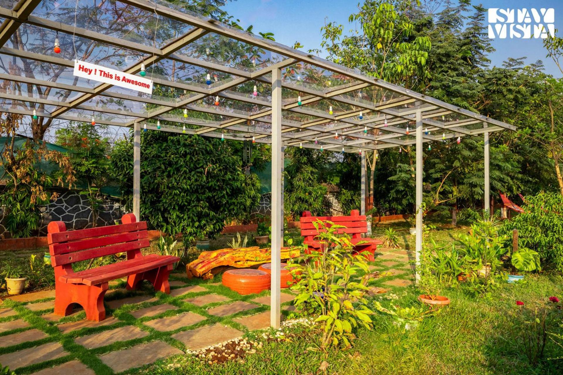 Stayvista'S Hillside Meadows - Mountainside Retreat With Farm View, Pool & Deck, Lawn & Gazebo Chinchavli ภายนอก รูปภาพ